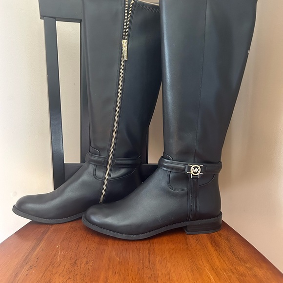 Black Women's Knee-High Boots - Picture 1 of 3